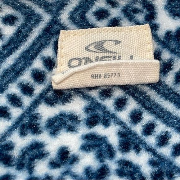 O'NEILL BLUE AND WHITE DIAMOND BATIK 1/4 SNAP FLEECE JACKET - Picture 6 of 6